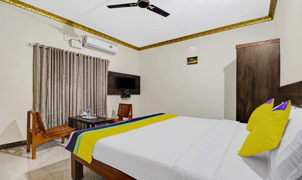 Lee Comfort Kushālnagar Exterior foto